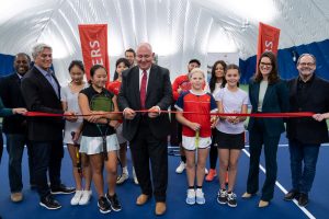 Tennis Canada et Rogers dévoilent le premier projet achevé de terrain de tennis communautaire ouvert toute l'année aux Premier Racquet Clubs de Markham, en Ontario