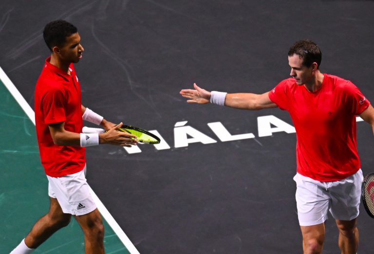 Auger-Aliassime et Pospisil envoient le Canada battre l’Italie en finale de la Coupe Davis